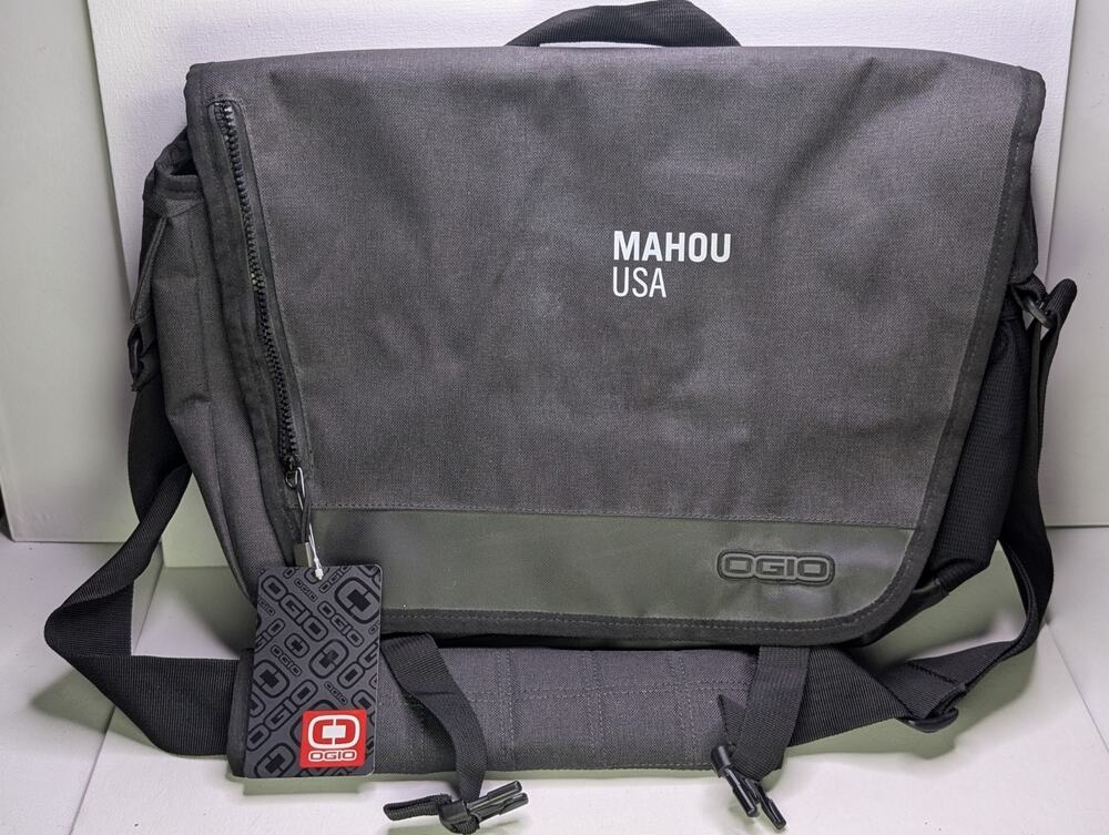 OGIO Sly Messenger Laptop Bag 417041 Heather Gray MAHOU USA Logo Shoulder Carry